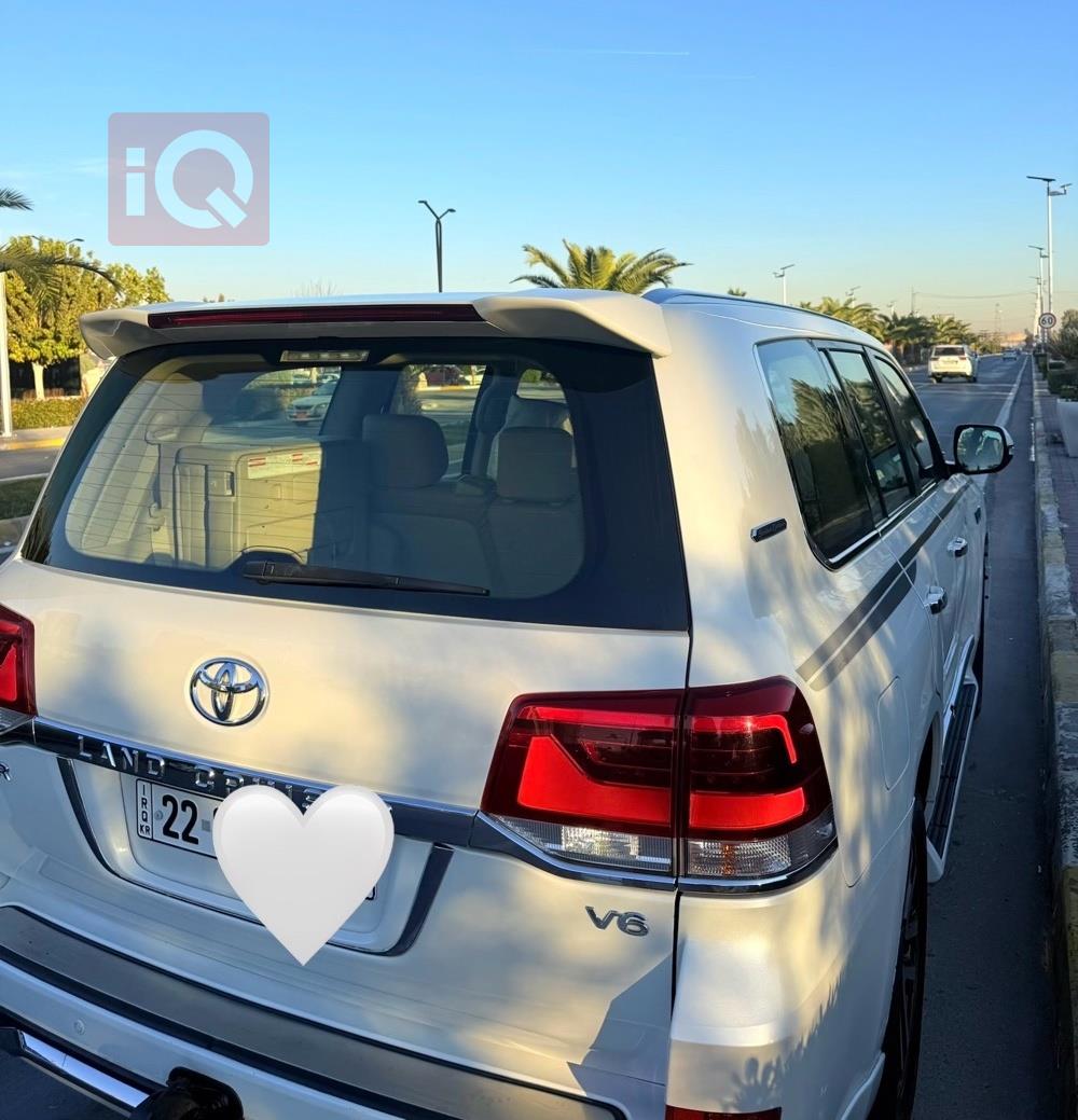 تويوتا لاندكروزر